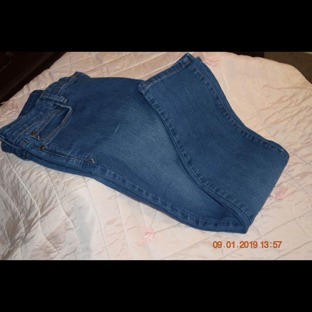 NYDJ NWOT!  Great Brand for woman!